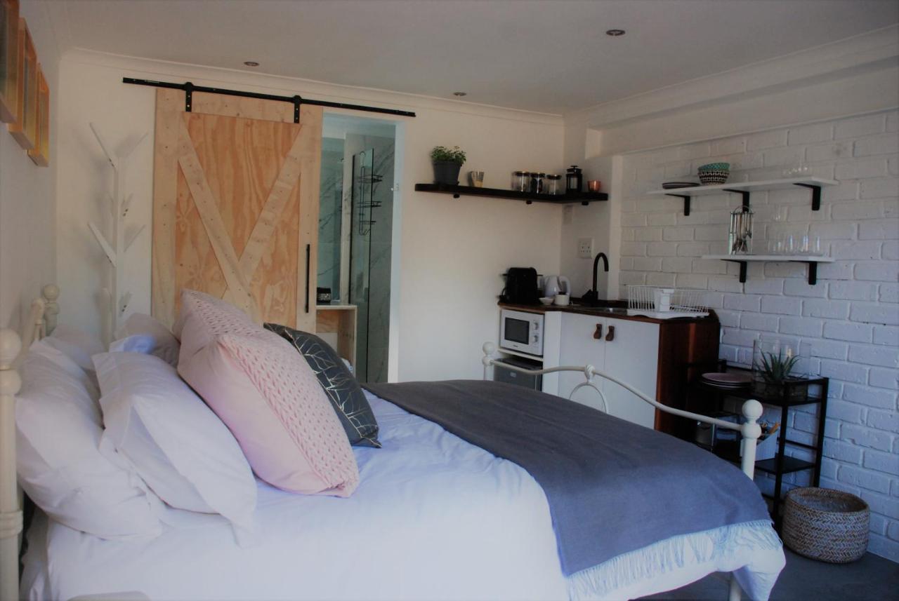 Secure, Private, Queen Room Close To Airport Port Elizabeth Esterno foto