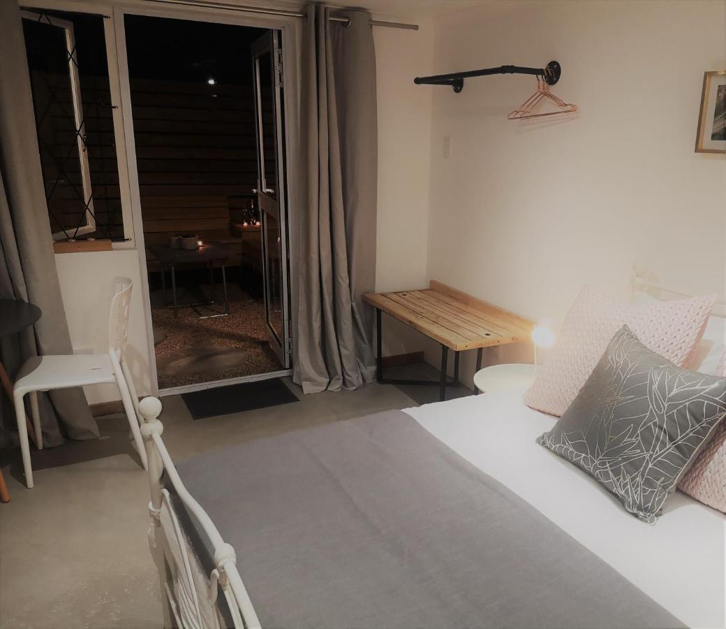 Secure, Private, Queen Room Close To Airport Port Elizabeth Esterno foto