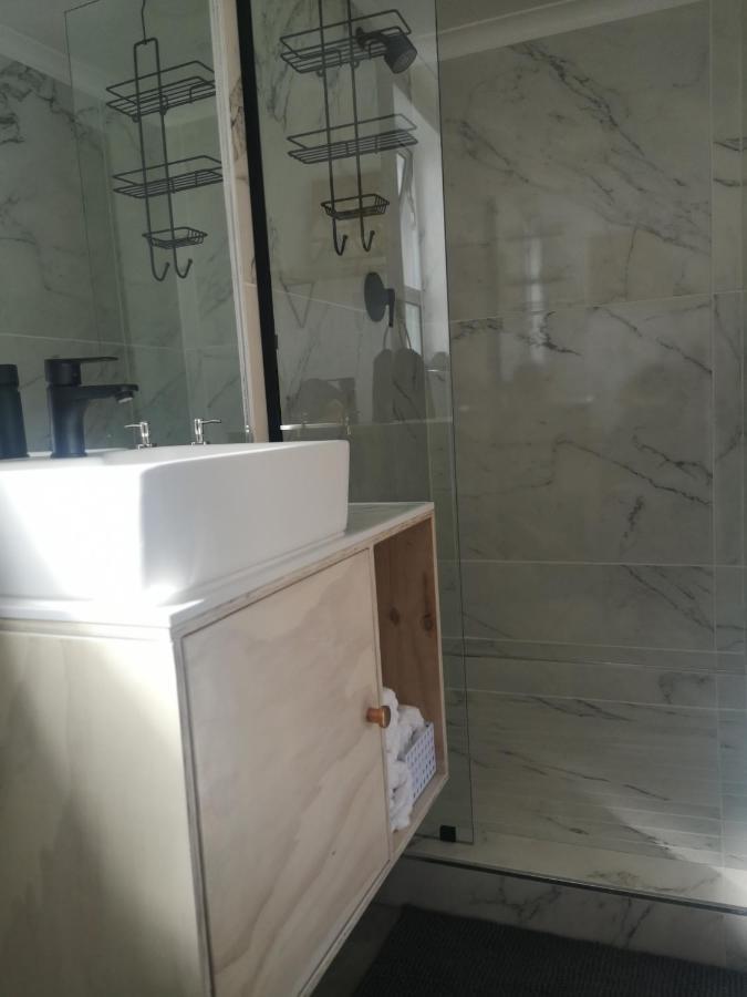 Secure, Private, Queen Room Close To Airport Port Elizabeth Esterno foto